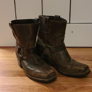 Frye short boot